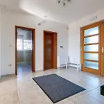 Paradise In With 6 Bedrooms, Pool And Gaming Villa Zara