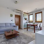Paradise In With 6 Bedrooms, Pool And Gaming 别墅 *