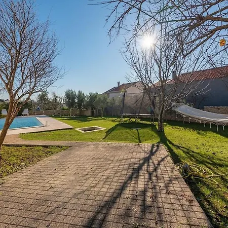 Paradise In With 6 Bedrooms, Pool And Gaming Villa *