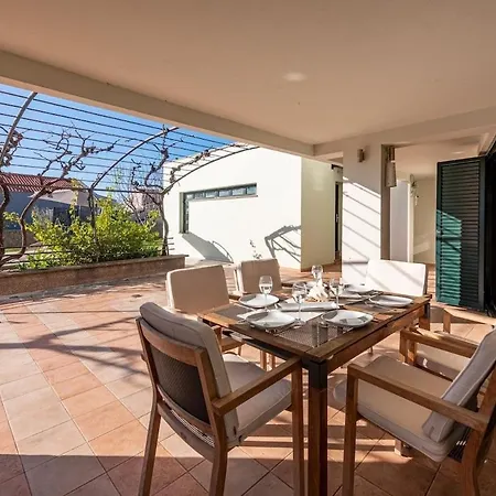 Villa Paradise *