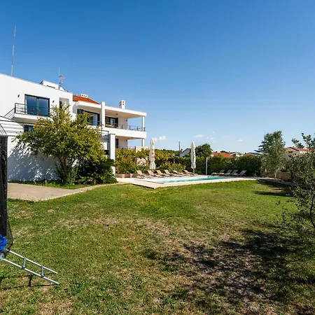 Villa Paradise In With 6 Bedrooms, Pool And Gaming