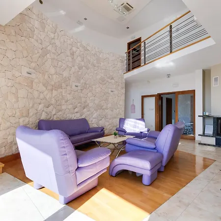 Paradise In With 6 Bedrooms, Pool And Gaming Zadar