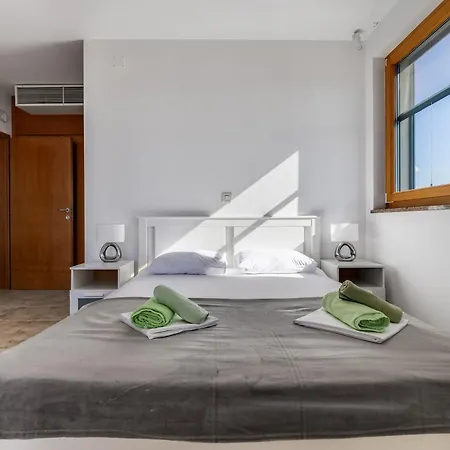Paradise In With 6 Bedrooms, Pool And Gaming Villa Zadar