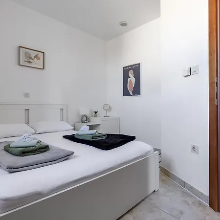 Villa Paradise In With 6 Bedrooms, Pool And Gaming *