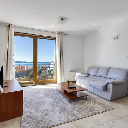 Villa Paradise In With 6 Bedrooms, Pool And Gaming Zadar