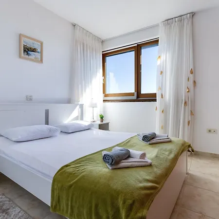 Paradise In With 6 Bedrooms, Pool And Gaming Villa Zadar