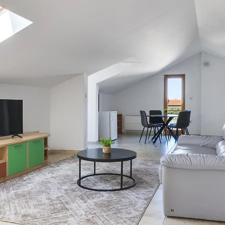 Paradise In With 6 Bedrooms, Pool And Gaming Villa Zadar