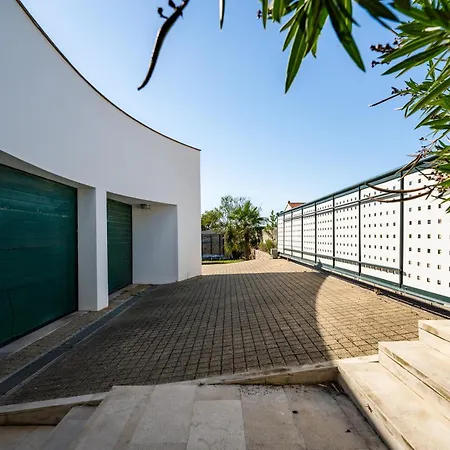 Villa Paradise In With 6 Bedrooms, Pool And Gaming Zadar