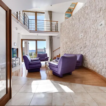 Вилла Paradise In With 6 Bedrooms, Pool And Gaming Задар