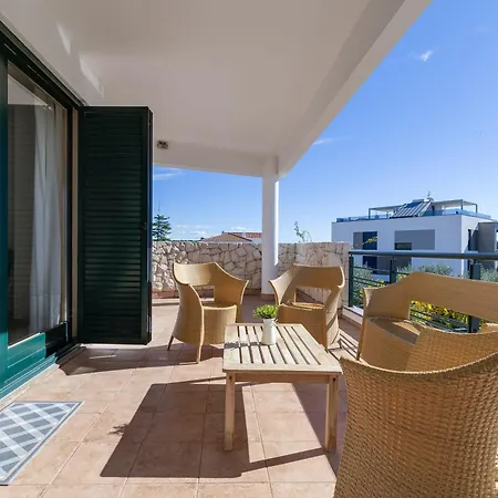 Paradise In With 6 Bedrooms, Pool And Gaming *