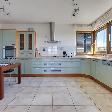 Paradise In With 6 Bedrooms, Pool And Gaming Вилла Задар