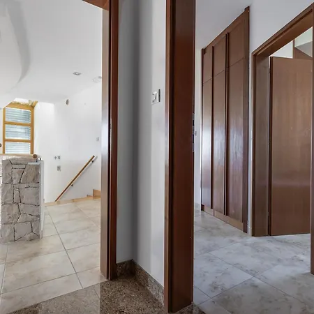 Вилла Paradise In With 6 Bedrooms, Pool And Gaming