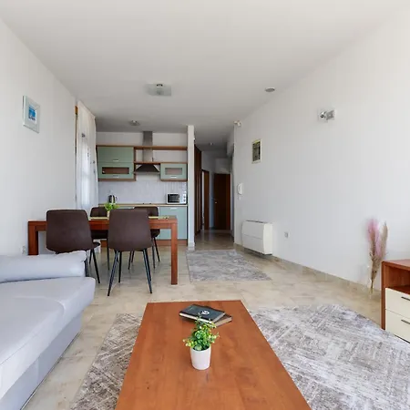 Вилла Paradise In With 6 Bedrooms, Pool And Gaming Задар