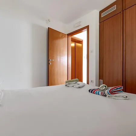 Paradise In With 6 Bedrooms, Pool And Gaming