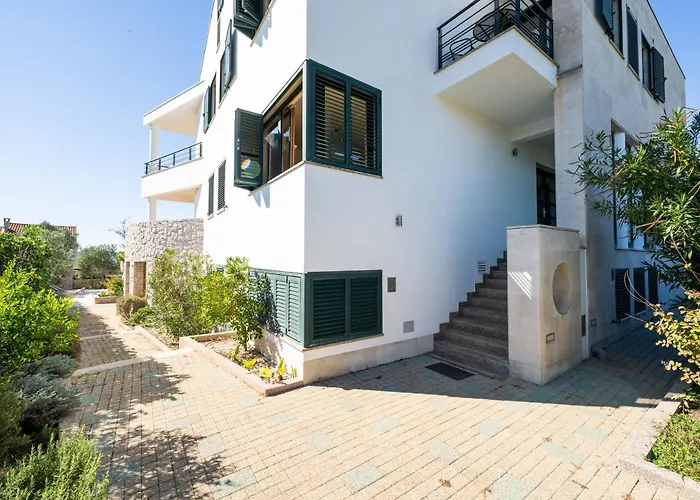 Paradise In With 6 Bedrooms, Pool And Gaming Βίλα Ζαντάρ