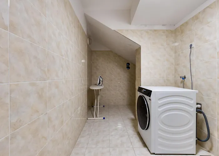 Paradise In With 6 Bedrooms, Pool And Gaming Βίλα Ζαντάρ