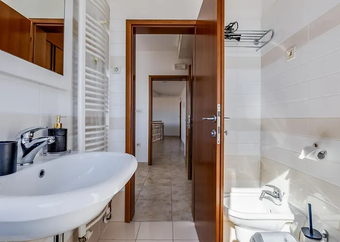 Paradise In With 6 Bedrooms, Pool And Gaming Βίλα *