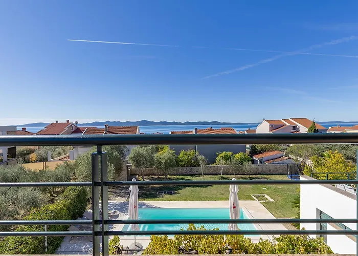 Βίλα Paradise In With 6 Bedrooms, Pool And Gaming *