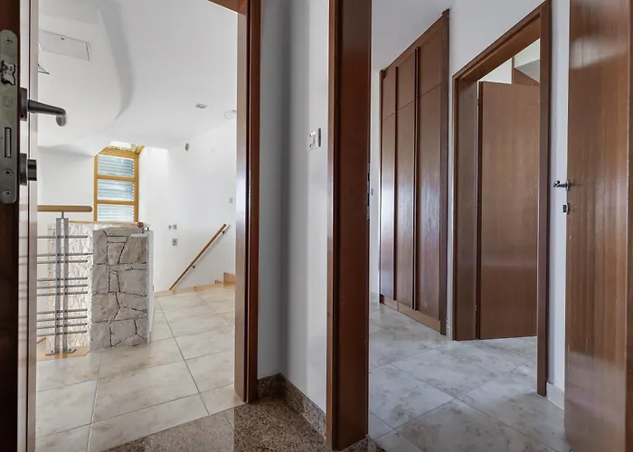 Βίλα Paradise In With 6 Bedrooms, Pool And Gaming