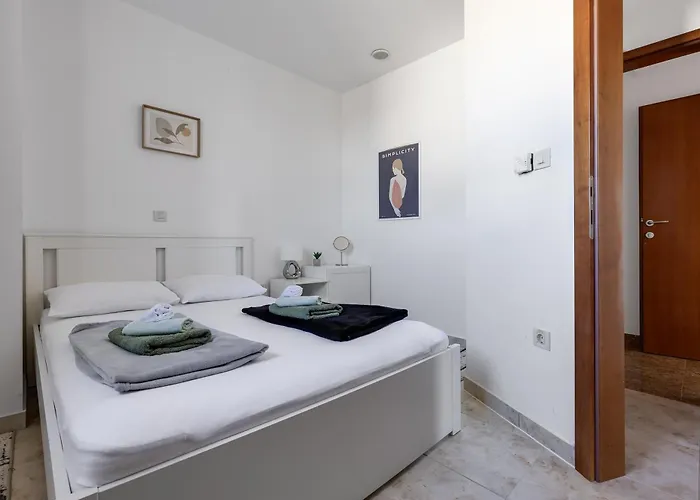 Βίλα Paradise In With 6 Bedrooms, Pool And Gaming *