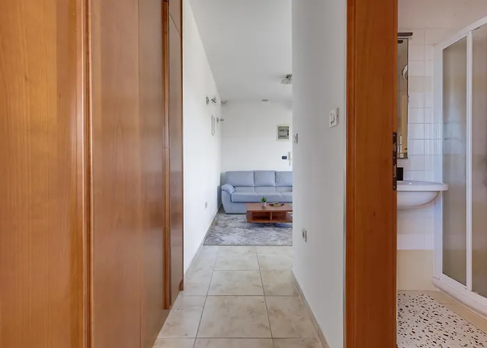 Paradise In With 6 Bedrooms, Pool And Gaming *