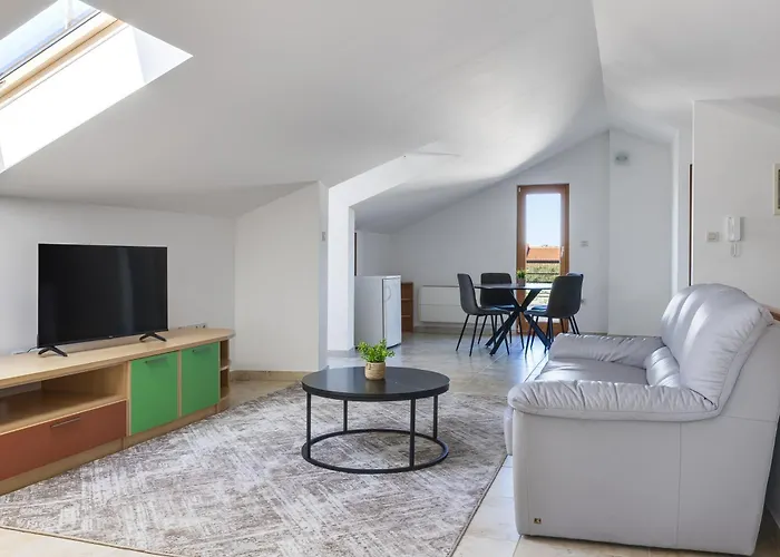 Paradise In With 6 Bedrooms, Pool And Gaming Βίλα Ζαντάρ