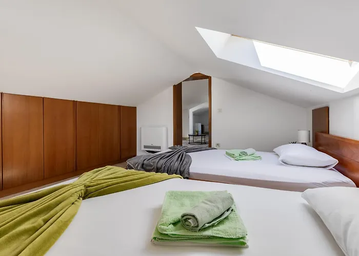 Paradise In With 6 Bedrooms, Pool And Gaming Βίλα Ζαντάρ