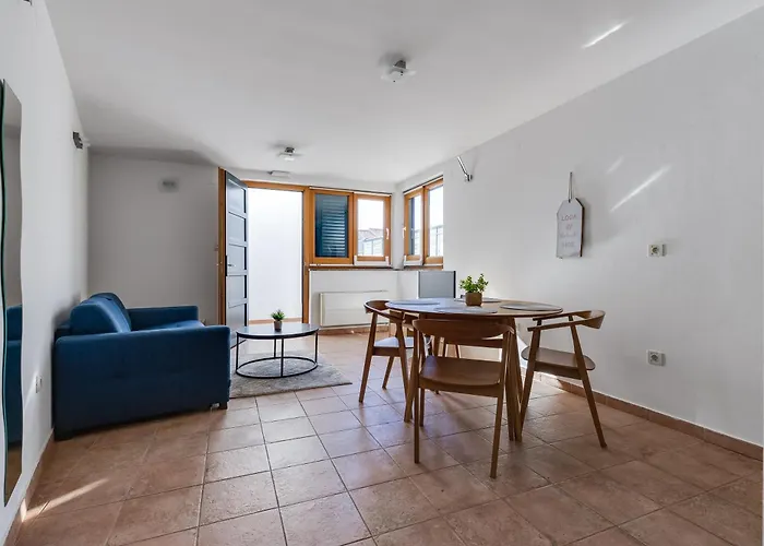 Paradise In With 6 Bedrooms, Pool And Gaming *